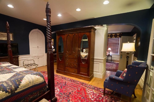 The Inn at Lincoln Square image 15