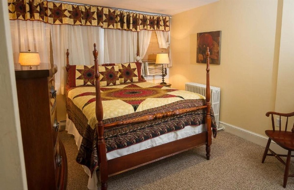 The Inn at Lincoln Square image 22