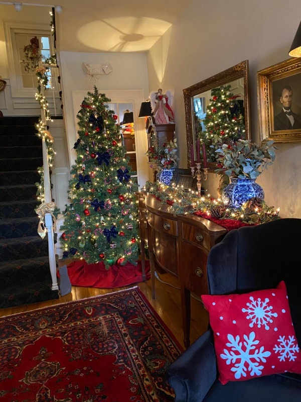 The Inn at Lincoln Square image 4