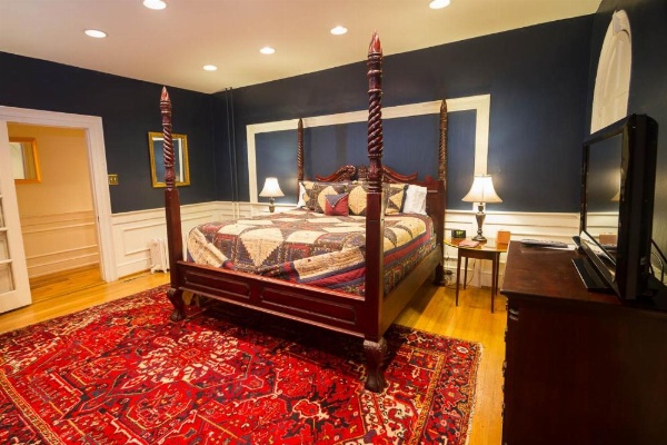 The Inn at Lincoln Square image 8